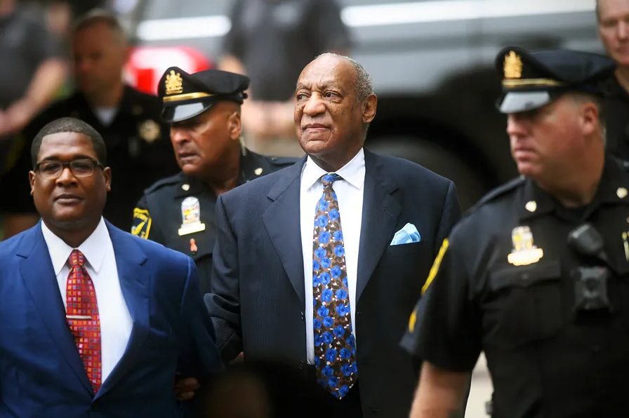 Former Cosby Show Actress Lili Bernard Sues Bill Cosby For Sexual